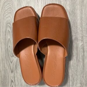 Lisa Says Gah
Dakota Flatform, Cinnamon/Brown, Pre-Owned